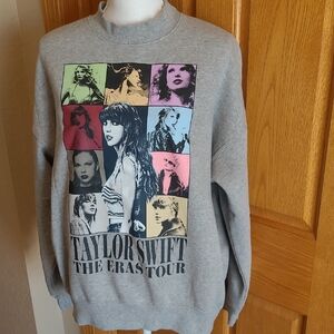 Taylor Swift The Eras Tour Official Unisex Small Heather Gray Sweat Shirt